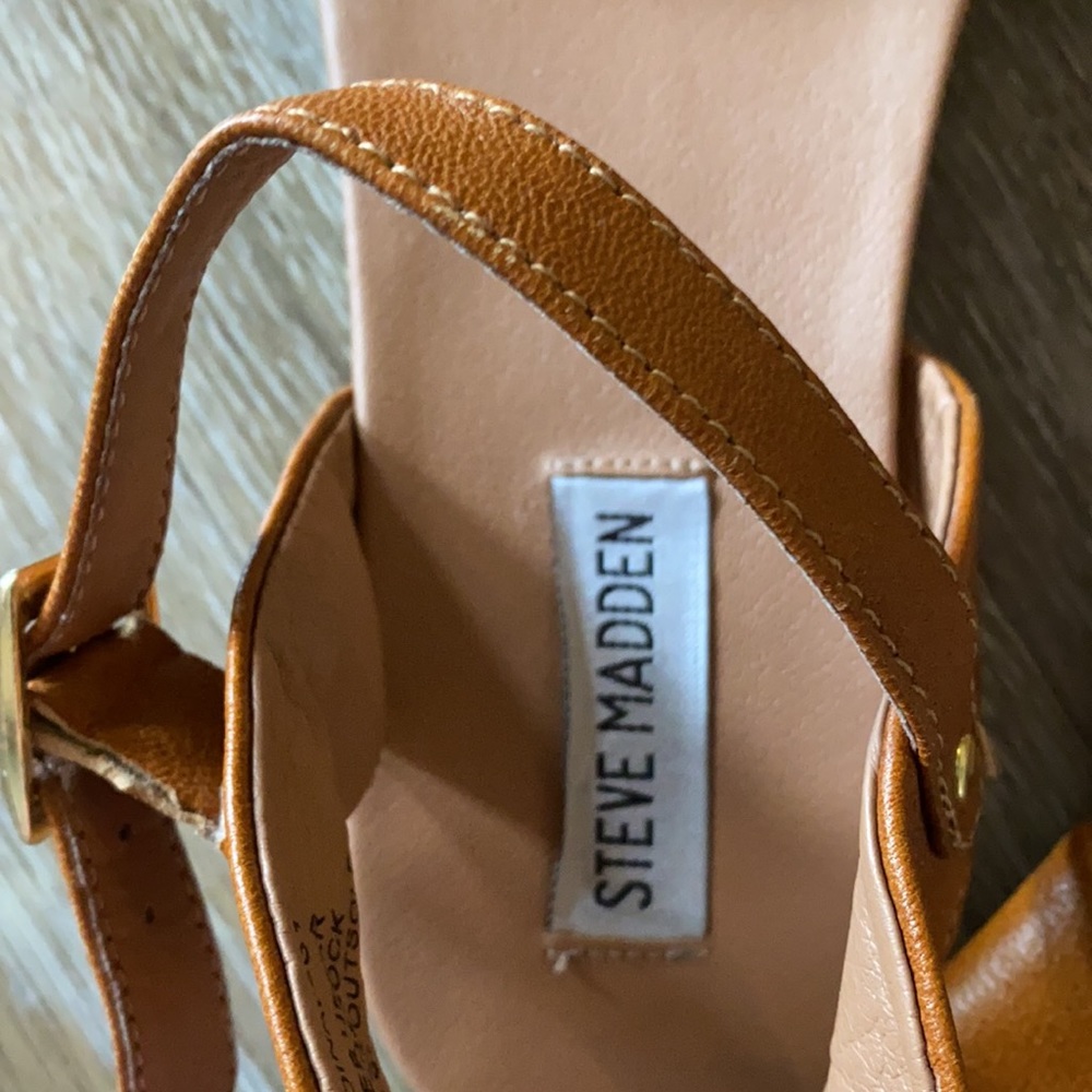 Sandals - Picture 2 of 2